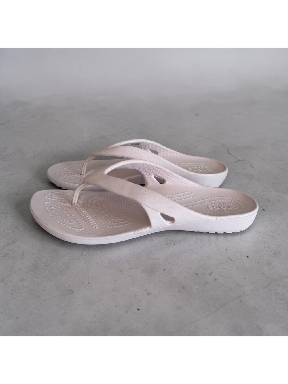Crocs Kadee II Flip Flops - Light Pink - Women’s Size 10 (W10)